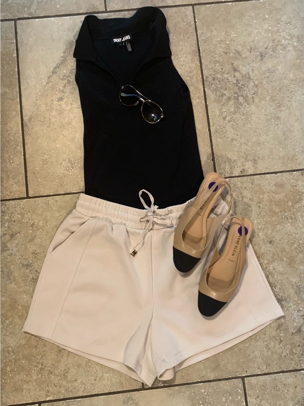 Ellie Tahari High-Waisted Tailored Shorts Size Large Gold Detail Pockets - Picture 2 of 8